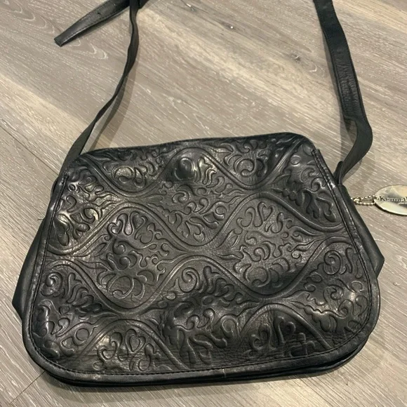 Kenneth Cole crossbody-black - Picture 2 of 9